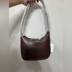 Coach Curve Zip Shoulder Bag in Maple NWT